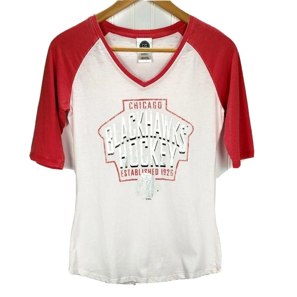 Knights Apparel Chicago Blackhawks Hockey Raglan T Shirt Womens M (7-9) NHL